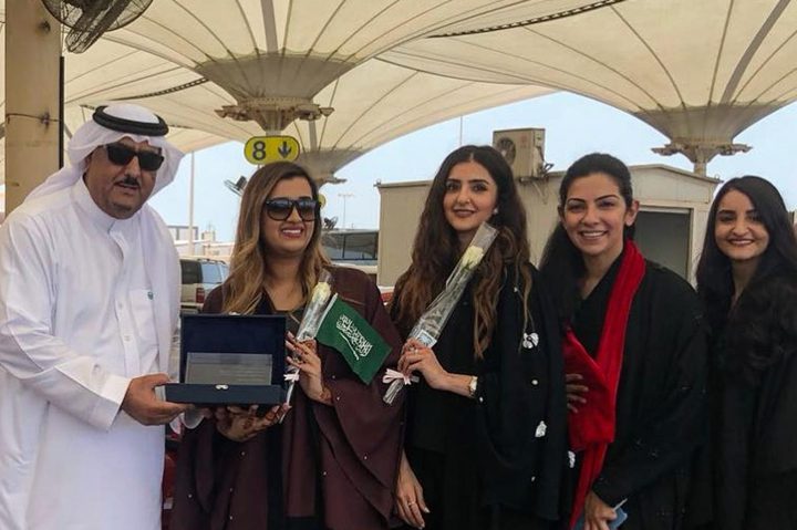 السعودية: نسبة مشاركة المرأة في سوق العمل تضاعفت إلى 35%