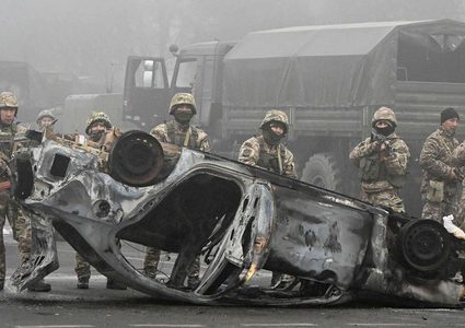 كازاخستان: ألف جريح وعشرات القتلى بيد الشرطة في ظل حالة من الفوضى.