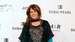 بعد انقطاع طويل.. آثار الحكيم تعلن اعتزالها رسمياً