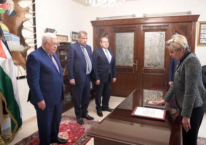 سلام الزواوي تؤدي اليمين القانونية أمام الرئيس سفيرة لدولة فلسطين لدى إيران