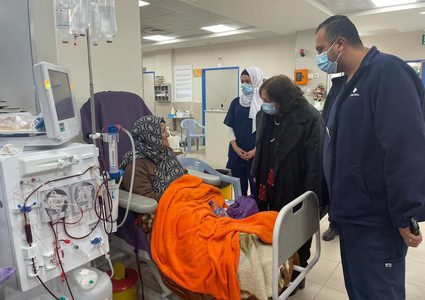 الكيلة تجري جولة تفقدية داخل مجمع فلسطين الطبي