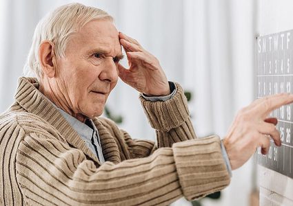 6 علامات مبكرة تشير للإصابة بالخرف