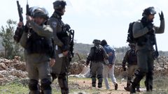 شرطة الاحتلال تعتقل 11 مواطنا بينهم 3 نساء في النقب