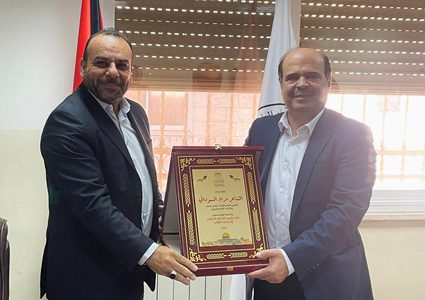 وزارة الإعلام تكرّم الشاعر السوداني