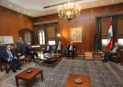 وفد مركزية "فتح" برئاسة الرجوب يلتقي رئيس مجلس النواب اللبناني