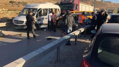 9 إصابات في حادث سير وقع بين خمس مركبات بين حزما وجبع، شمال شرق القدس