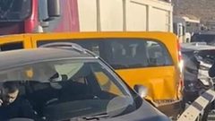 9 إصابات في حادث سير وقع بين خمس مركبات بين حزما وجبع، شمال شرق القدس