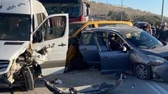 9 إصابات في حادث سير وقع بين خمس مركبات بين حزما وجبع، شمال شرق القدس