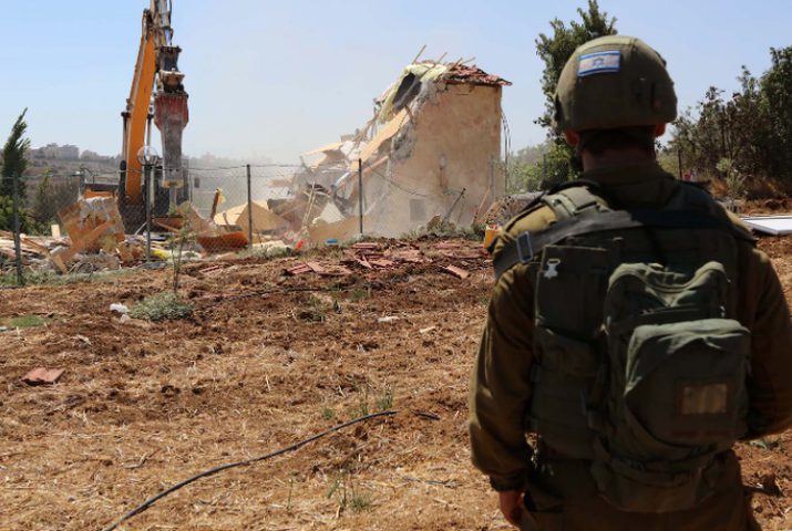 الاحتلال يهدم منزلا وبئرين وبركسين في مسافر يطا