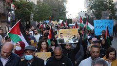 وقفة دعم واسناد للأسير ناصر أبو حميد في أريحا