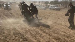 جرافات الاحتلال تواصل عمليات التجريف لليوم الثالث في منطقة أراضي الأطرش قرب قرية سعوة في النقب