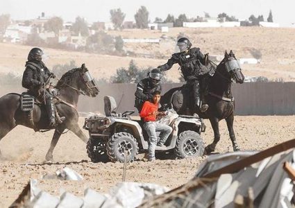 نشطاء يُطلقون وسمًا لدعم أهالي النقب أمام هجمة الاحتلال