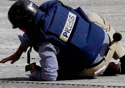 إصابة صحفي بالرصاص المعدني خلال اقتحام الاحتلال بلدة بيتونيا