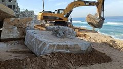 الأشغال في غزة تُدعم منطقة الشاطئ لمواجهة المنخفض الجوي