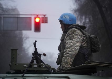 قوات حفظ السلام تبدأ في تسليم المرافق الحيوية لكازاخستان