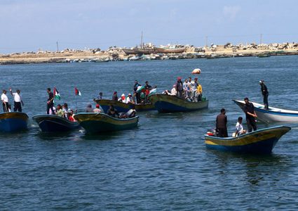 إغلاق بحر غزة أمام حركة الملاحة البحرية نظرًا لسوء الأحوال الجوية