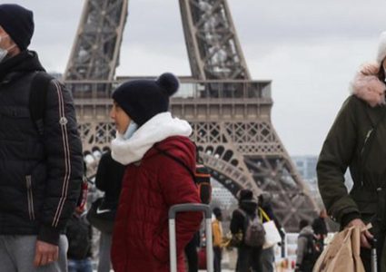 فرنسا تشدد الإجراءات المفروضة على غير المطعمين لمكافحة كورونا