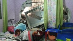 نجاة عائلة بعد انهيار صخرة على منزلها بفعل السيول غرب سلفيت