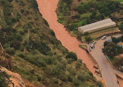 مياه وفيرة تجري في وادٍ بين شمال غرب رام الله وكفر الديك قضاء سلفيت