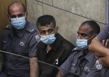 الأسير محمد العارضة يعلق إضرابه المفتوح عن الطعام