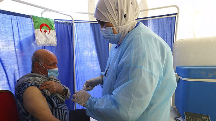 الجزائر تسجل ارتفاعا قياسيا بإصابات فيروس كورونا