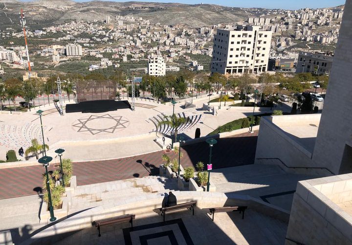 بدء توافد طلبة النجاح في أبوع السحب والإضافة استعدادا لبدء الفصل الدراسي الثاني- تصوير سجود جعارة