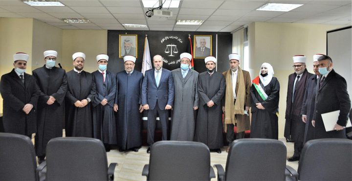 خمسة قضاة شرعيين جدد بينهم سيدة يؤدون اليمين القانونية