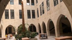 من أجواء أسبوع السحب والإضافة قبل أيام من بدء دوام طلبة جامعة النجاح الوطنية للفصل الدراسي الثاني.. تصوير بتول