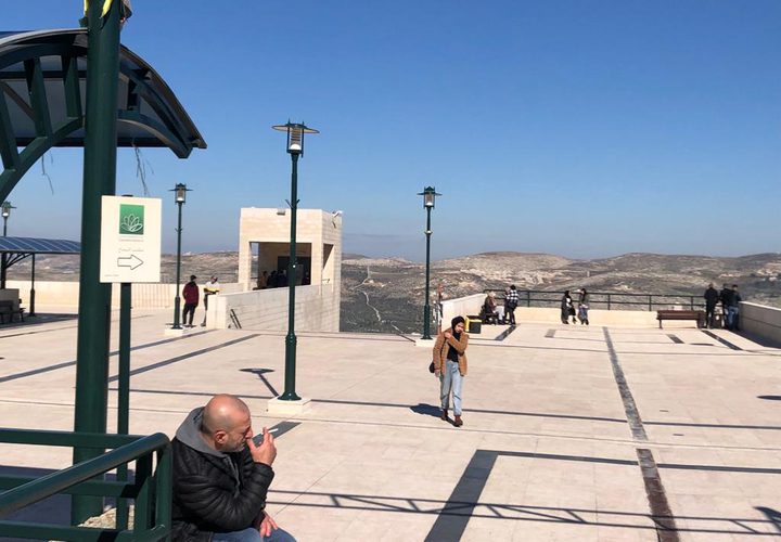 من أجواء أسبوع السحب والإضافة قبل أيام من بدء دوام طلبة جامعة النجاح الوطنية للفصل الدراسي الثاني.. تصوير بتول