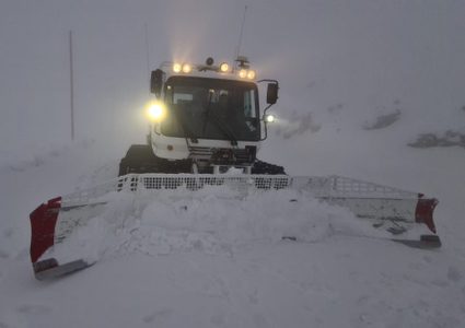 الثلوج تكسو مجدل شمس بالجولان