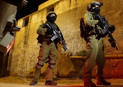 حملة اعتقالات ومداهمات واسعة بالضفة