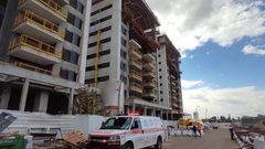 مصرع عامل سقط من علو بورشة بناء في الأراضي المحتلة