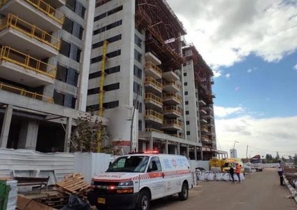 مصرع عامل سقط من علو بورشة بناء في الأراضي المحتلة