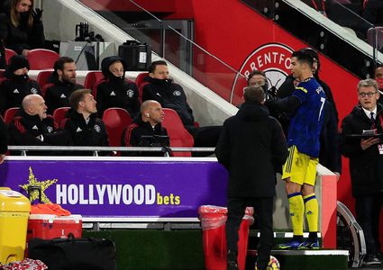 رونالدو يوجه رسالة لزملائه بعد ساعات من خروجه غاضبا من لقاء برينتفورد