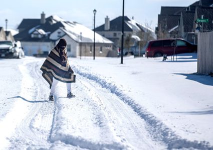 وفاة 4 بينهم رضيع متجمدين من البرد