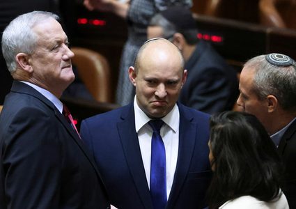 "الكابينت" يلغي جلسته المقررة اليوم بسبب إصابة غانتس بكورونا