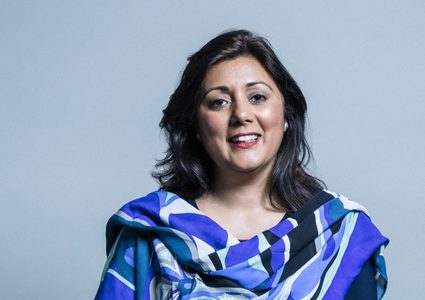 وزيرة بريطانية سابقة: تمت إقالتي من منصبي بسبب عقيدتي الإسلامية