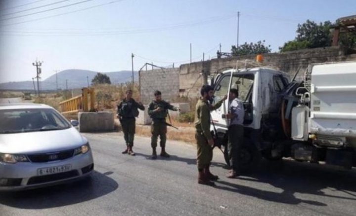 الاحتلال يستولي على مركبة لجمع النفايات ويعتقل سائقها غرب سلفيت