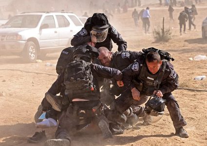 تقديم لوائح اتهام ضد 8 شبان من النقب على خلفية الاحتجاجات الاخيرة