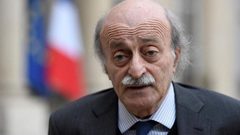جنبلاط: قرار الحريري يعني إطلاق يد حزب الله والإيرانيين في لبنان