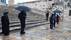 مستوطنون يقتحمون الأقصى بحراسة مشددة من شرطة الاحتلال