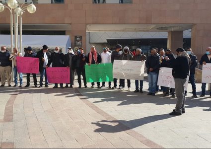 الاحتلال يوجه لائحة اتهام لثلاثة من معتقلي الاحتجاجات في النقب