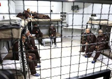 هيئة الأسرى: إدارة السجون تتعمد المماطلة بتقديم العلاج اللازم للأسير شادي هلسه