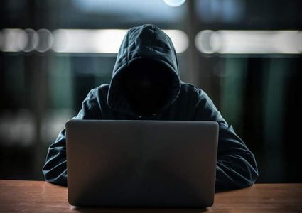 ضحية أخرى للابتزاز الإلكتروني في مصر والقبض على الجاني