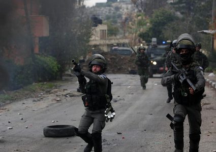 إصابات بالاختناق خلال مواجهات على مدخل برقة