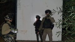 الاحتلال يضع "كرفانات" داخل مستوطنة "حوميش" المخلاة