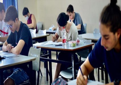 حكومة الاحتلال تقرر إعفاء الطلاب من الحجر الصحي بدءا من الخميس