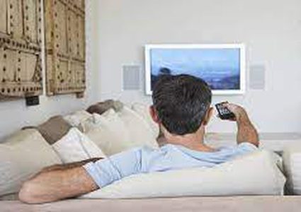 مشاهدة التلفاز بكثرة ترفع خطر تجلط الدم