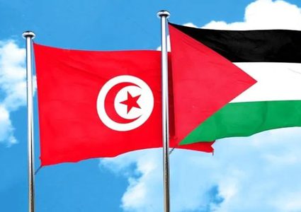 وصول طائرة مساعدات تونسية هدية للشعب الفلسطيني