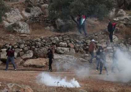 إصابات خلال مواجهات مع الاحتلال في بيت دجن